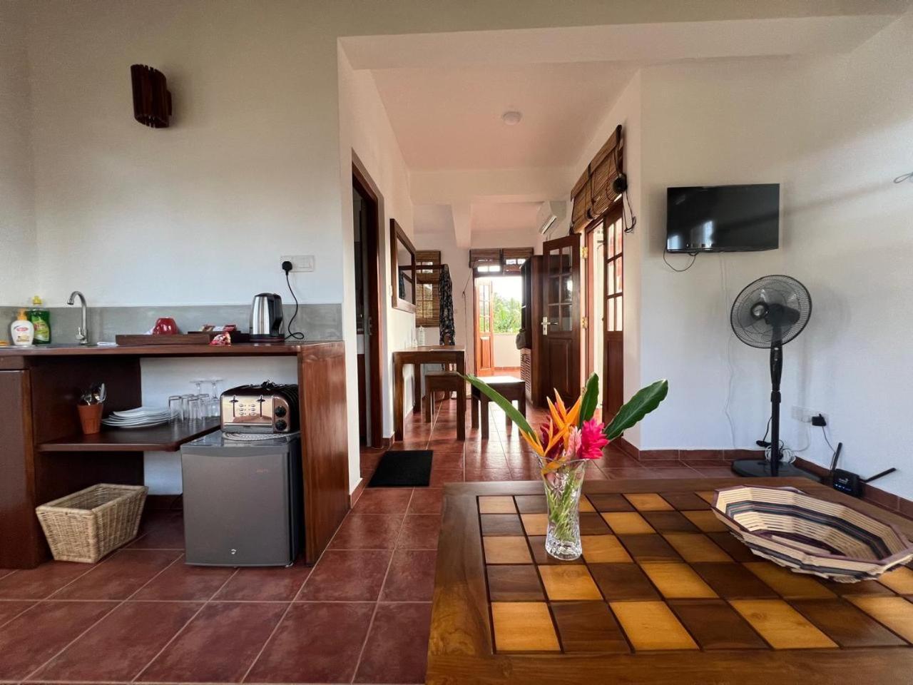 Beach Club Apartments Induruwa Εξωτερικό φωτογραφία